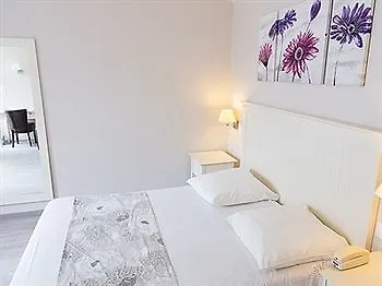 ** Hotel Auberge Du Cheval Blanc Domloup France